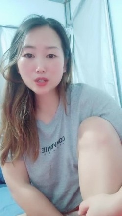居家知性美少妇，独自在家道具自慰，跳蛋自慰粉蝴蝶，流了很多白浆 截图7