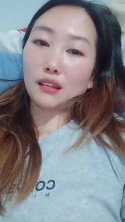 居家知性美少妇，独自在家道具自慰，跳蛋自慰粉蝴蝶，流了很多白浆 截图8