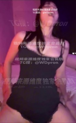 露脸甜妹性感的黑色包臀裙无套第一视角性爱，女上骑乘，露出骚骚的表情看着你，女友真的太会扭了，谁懂这骑乘的含金量 截图8