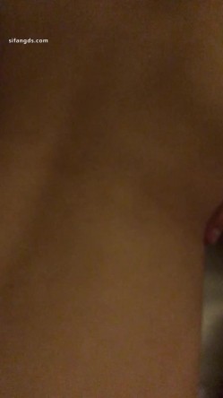 超顶淫妻博主，【琼久】，跟其他单男3P，绿帽男在旁边看别人干自己的老婆，好淫荡的画面 截图16
