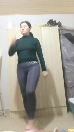 抖音少妇【LOVE】金主定制流出,大单掰穴，跳广场舞，喜欢少妇嫂子的必入 截图2