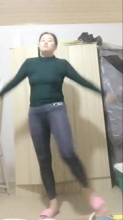 抖音少妇【LOVE】金主定制流出,大单掰穴，跳广场舞，喜欢少妇嫂子的必入 截图3