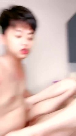 ️抖M美少女【超敏感少女】露脸骑乘激情啪，深喉伺候入珠屌 截图10