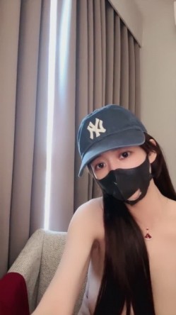 尤物推荐【美人儿】逆天女神 颜值身材吊打网红明星 美到窒息 绿播下海 全裸下厨 跳蛋自慰爽 截图12