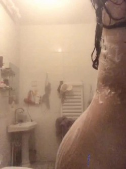 穷人女神富人母狗，颜值气质天花板奶茶【你的阿莓】土豪定制，自抠放尿大姨妈洗澡各种展示极度反差 截图14