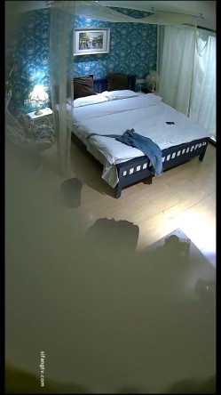 未公开付费私享服欣赏年轻大波妹和男友开房嗨炮边肏边用手机录像激情69式玩遍各种体位床上床下操遍了整个房间最后美女瘫软了 截图3