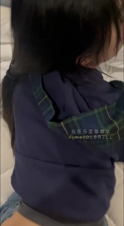 电报某付费频道移澳泡良大神「世纪金枪」听话的骚货M系骚货舔脚，口交，调教扮演小狗，后入骑乘爽爆了 截图10