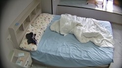 情趣酒店 极品大奶女生 一对豪乳又大又挺 女生做爱也狂野 身体被对起来操 精液射满全身和脸上 截图12