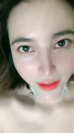 肥唇粉穴短发网红美女！新人下海自慰！怼着镜头疯狂揉穴，掰穴里面好湿，浴室洗澡湿身诱惑 截图13