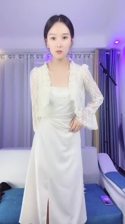超级高档御姐！长得像明星童X，无敌甜美大长腿，把美腿伸直了自慰，高价密码房，声音甜美喜欢唠嗑，9分高颜值8分好身材 截图1