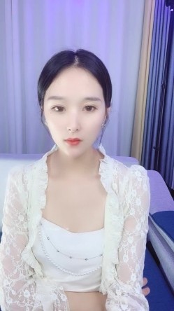 超级高档御姐！长得像明星童X，无敌甜美大长腿，把美腿伸直了自慰，高价密码房，声音甜美喜欢唠嗑，9分高颜值8分好身材 截图4