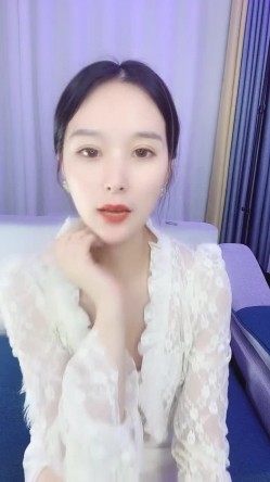 超级高档御姐！长得像明星童X，无敌甜美大长腿，把美腿伸直了自慰，高价密码房，声音甜美喜欢唠嗑，9分高颜值8分好身材 截图7