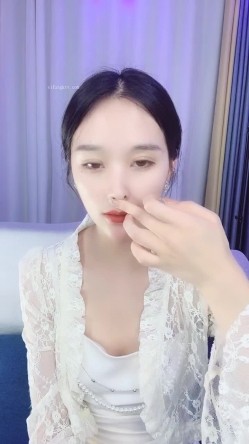 超级高档御姐！长得像明星童X，无敌甜美大长腿，把美腿伸直了自慰，高价密码房，声音甜美喜欢唠嗑，9分高颜值8分好身材 截图8