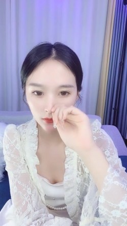 超级高档御姐！长得像明星童X，无敌甜美大长腿，把美腿伸直了自慰，高价密码房，声音甜美喜欢唠嗑，9分高颜值8分好身材 截图15