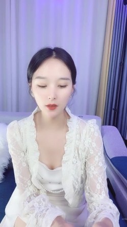 超级高档御姐！长得像明星童X，无敌甜美大长腿，把美腿伸直了自慰，高价密码房，声音甜美喜欢唠嗑，9分高颜值8分好身材 截图16