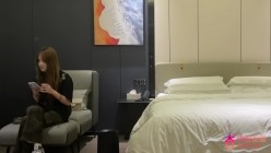 探花欧阳克 ️酒店约炮颜值小美女性格腼腆说话柔声细语把她搞潮喷了 截图2