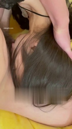 露脸才是王道！颜值天花板极品身材某航空姐工作期间是女神下班就成为金主母狗各种淫乱自拍很反差 截图10