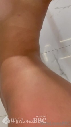 媚黑顶流！绿帽淫妻天花板！「WifelovesBBC」OF私拍 野性力量与熟女淫妻的原始碰撞 截图9