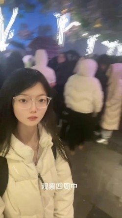 可盐可甜极品大奶清纯女神【小罗老师、旖可】付费露脸视图，露出裸舞性爱调教，年纪虽轻却很反差 截图6