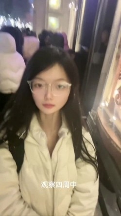 可盐可甜极品大奶清纯女神【小罗老师、旖可】付费露脸视图，露出裸舞性爱调教，年纪虽轻却很反差 截图9