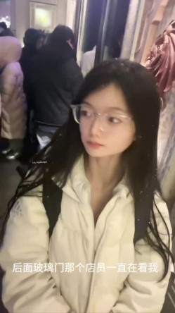 可盐可甜极品大奶清纯女神【小罗老师、旖可】付费露脸视图，露出裸舞性爱调教，年纪虽轻却很反差 截图11
