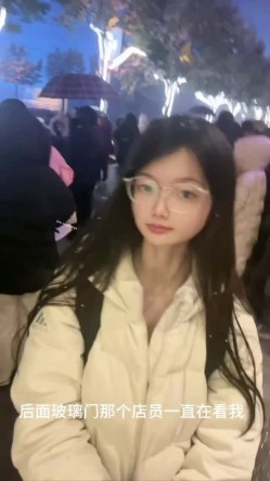 可盐可甜极品大奶清纯女神【小罗老师、旖可】付费露脸视图，露出裸舞性爱调教，年纪虽轻却很反差 截图12