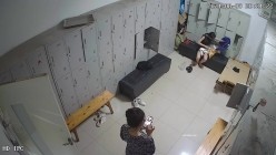 舞蹈班《监控破解》偷拍多位美女学员后台换衣服 截图1