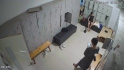 舞蹈班《监控破解》偷拍多位美女学员后台换衣服 截图5