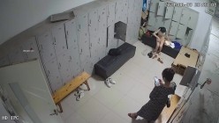 舞蹈班《监控破解》偷拍多位美女学员后台换衣服 截图12