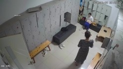 舞蹈班《监控破解》偷拍多位美女学员后台换衣服 截图16