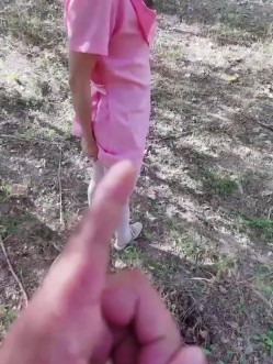 野外偶遇小护士，穿得如此性感，勾引路人，后入一顿狂草，娇喘声放开叫了起来！ 截图4