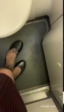 【真实空姐】各大航空美丽空姐不欲人知的真实反差 截图2