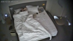 酒店偷拍反差婊眼镜妹子换上黑丝情趣睡衣配合男友69互舔口爆后入 截图3