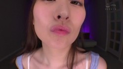 DFDM-039 「私のヨダレが欲しいんでしょ」唾液トロトロ接吻で溺愛されるオクチ封じSEX 末広純 截图1