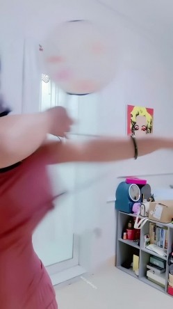 青春无敌，抖音风艺校美少女【杨晓花】定制福利，露脸露点，各种热门BGM裸舞 截图2