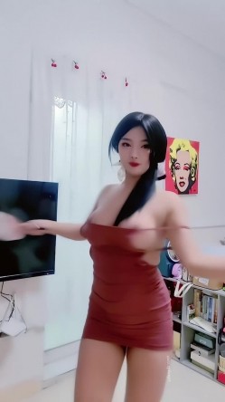青春无敌，抖音风艺校美少女【杨晓花】定制福利，露脸露点，各种热门BGM裸舞 截图4