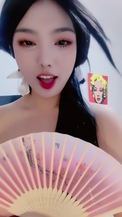 青春无敌，抖音风艺校美少女【杨晓花】定制福利，露脸露点，各种热门BGM裸舞 截图10