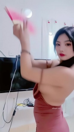 青春无敌，抖音风艺校美少女【杨晓花】定制福利，露脸露点，各种热门BGM裸舞 截图15