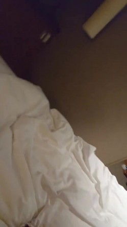 极品少妇 喜欢看片自慰的纯素颜气质少妇，疯狂抠逼后，还得找个小伙子艹逼才爽呀！ 截图7