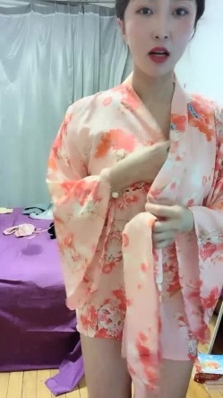 《稀缺资源重磅》猎奇圈内部分享热门视频极品大奶子哺乳期的奶妈疯狂露出自摸挑逗赚奶粉钱 截图11