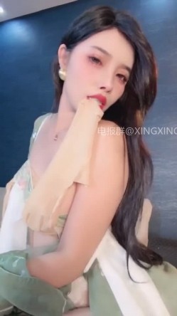 现实版妲己【白熙】福利视频 魔鬼身材油亮丝袜绝美白虎销魂口舌自慰爆插狂喷 截图8