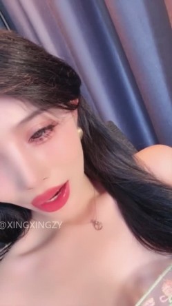现实版妲己【白熙】福利视频 魔鬼身材油亮丝袜绝美白虎销魂口舌自慰爆插狂喷 截图14