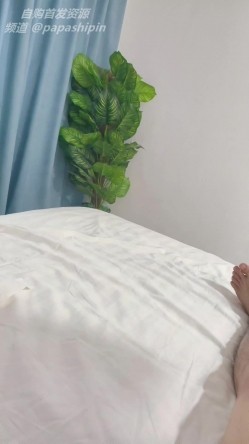 撩妹约啪大神【鱼哥粉丝投稿】，约啪调教极品反差露脸眼镜妹 截图1