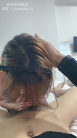 撩妹约啪大神【鱼哥粉丝投稿】，约啪调教极品反差露脸眼镜妹 截图4