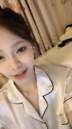 【雯雯舌头很灵活】尤物 纯美校花~美呆了~娇柔玉体 抠逼自慰 截图7