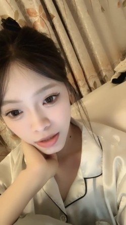 【雯雯舌头很灵活】尤物 纯美校花~美呆了~娇柔玉体 抠逼自慰 截图14