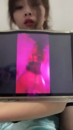 女神下海 正宗校花【小薯芋】100%心动的类型 一线天粉穴水汪汪 楚楚可怜的小眼神真诱人 超赞 截图1