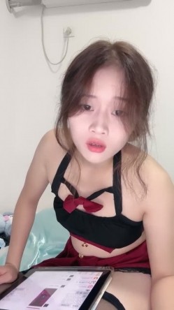 女神下海 正宗校花【小薯芋】100%心动的类型 一线天粉穴水汪汪 楚楚可怜的小眼神真诱人 超赞 截图6