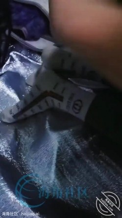 乱伦大神【梦想是母姨双飞】付费钻石贴，和两个骚货在帐篷里欢爱 截图11
