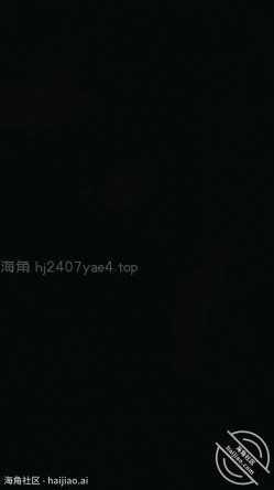 乱伦大神【梦想是母姨双飞】付费钻石贴，和两个骚货在帐篷里欢爱 截图14